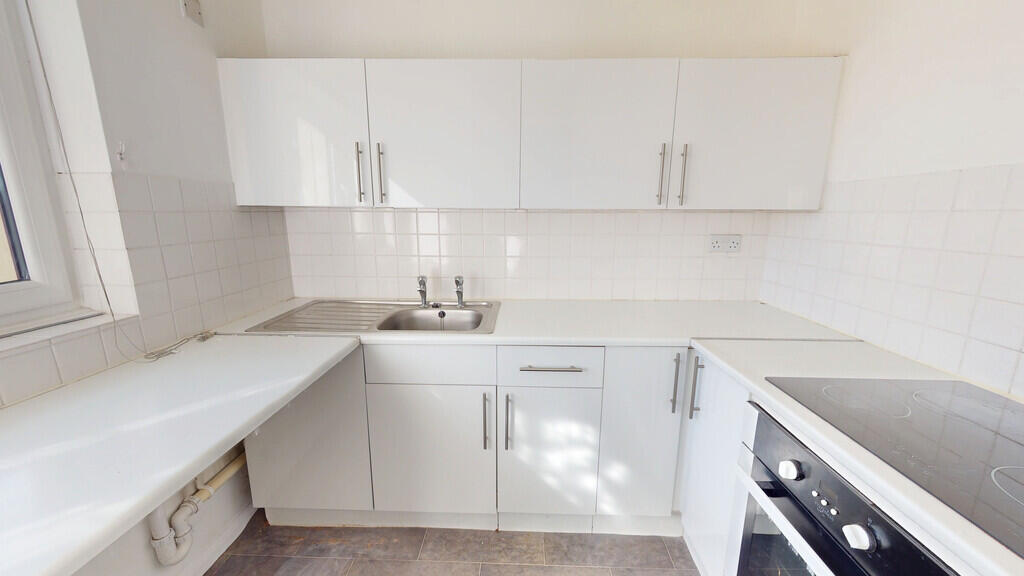 Apartment in Gloucester - View 4