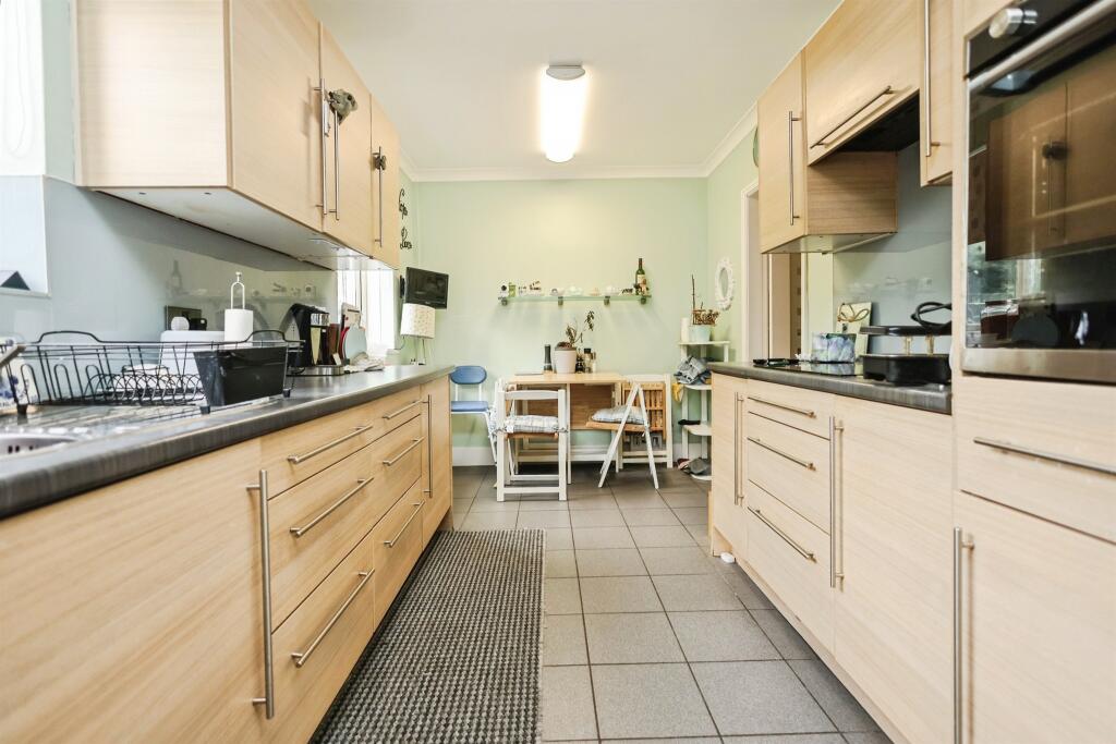 House in Sandwell, West Midlands - View 4