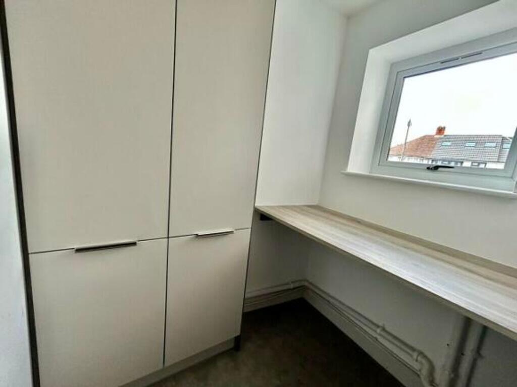 Rangoon Road, Solihull, B92 photo 5
