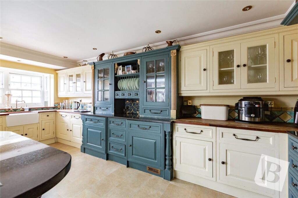 House in Brentwood, Hook End - View 3