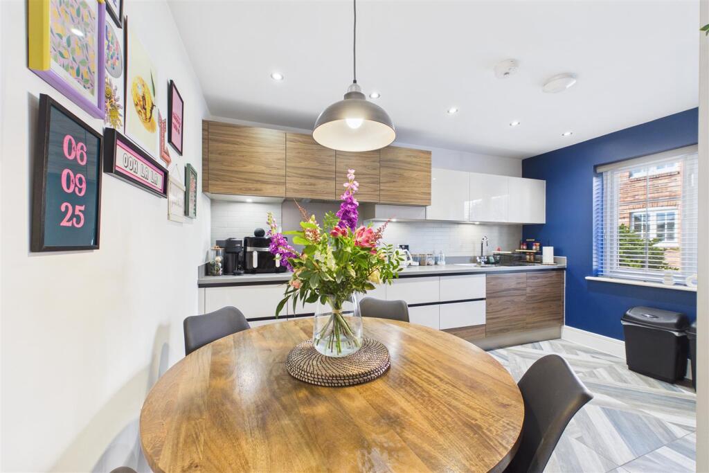 House in Newark, Middlebeck - View 2