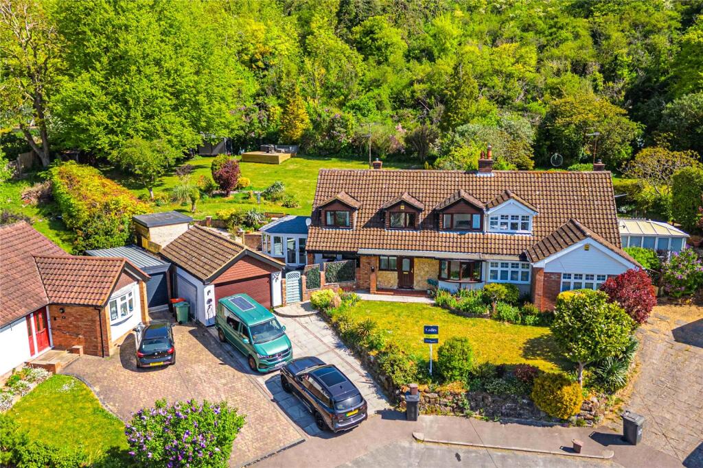 Main image of property: Castle Close, Totternhoe, Central Bedfordshire, LU6