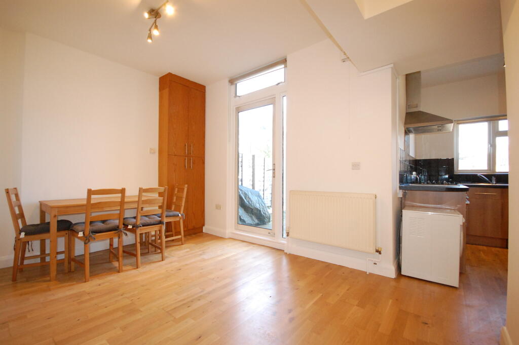 Apartment in London - View 3