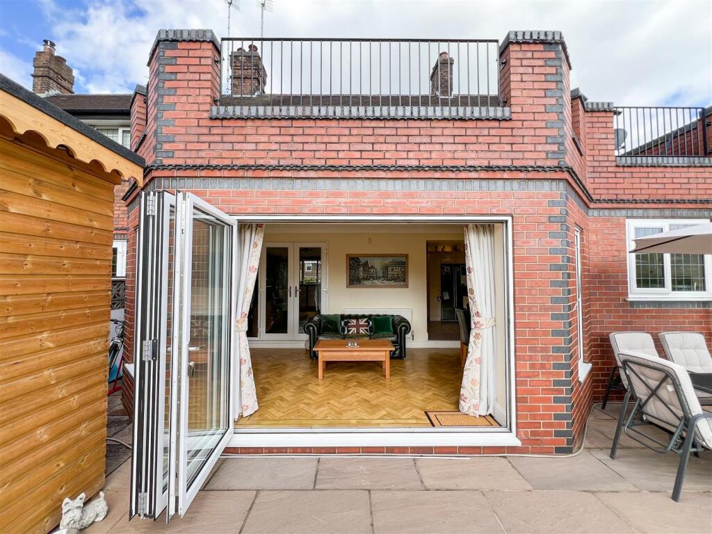 Greenways, Moss Hill, Stockton Brook, ST9 9NW. photo 3