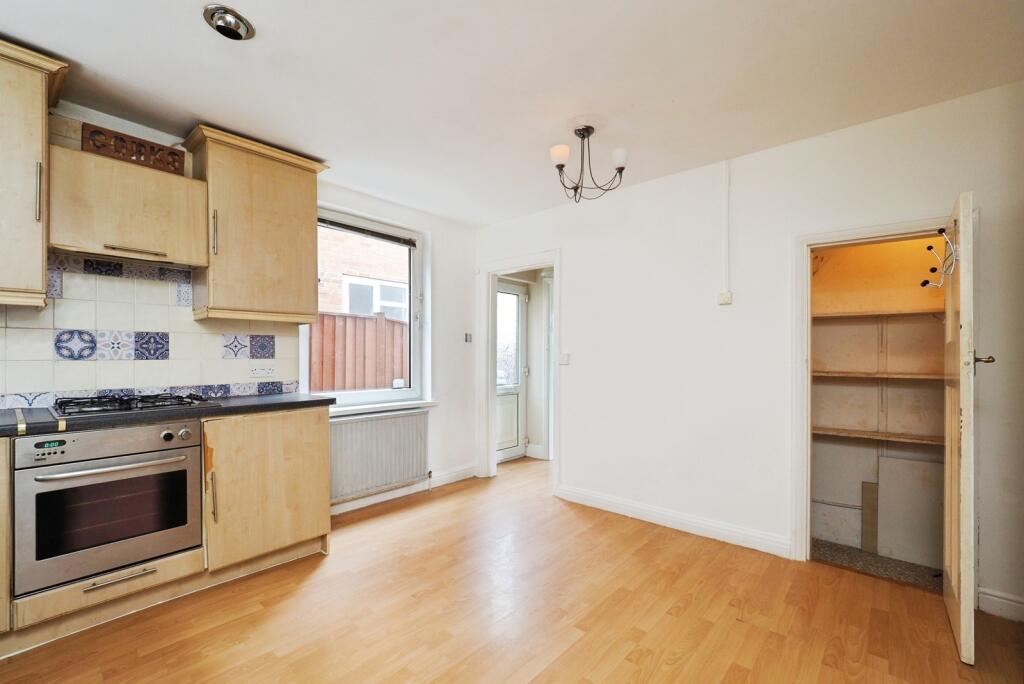House in Nottingham, Chilwell - View 4