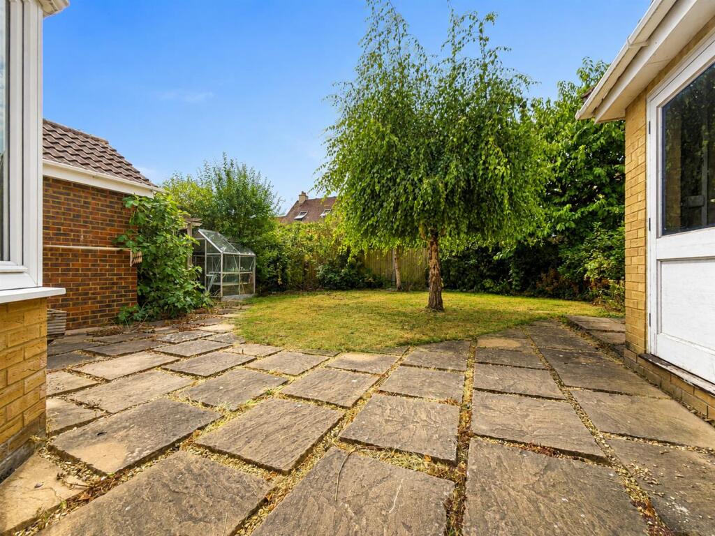 Isaac Square, Great Baddow, Chelmsford photo 4