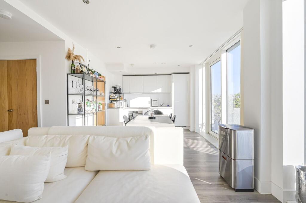Apartment in London - View 5