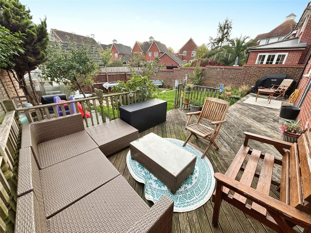 Island Way East, St. Marys Island, Chatham, Kent, ME4 – pohled 5