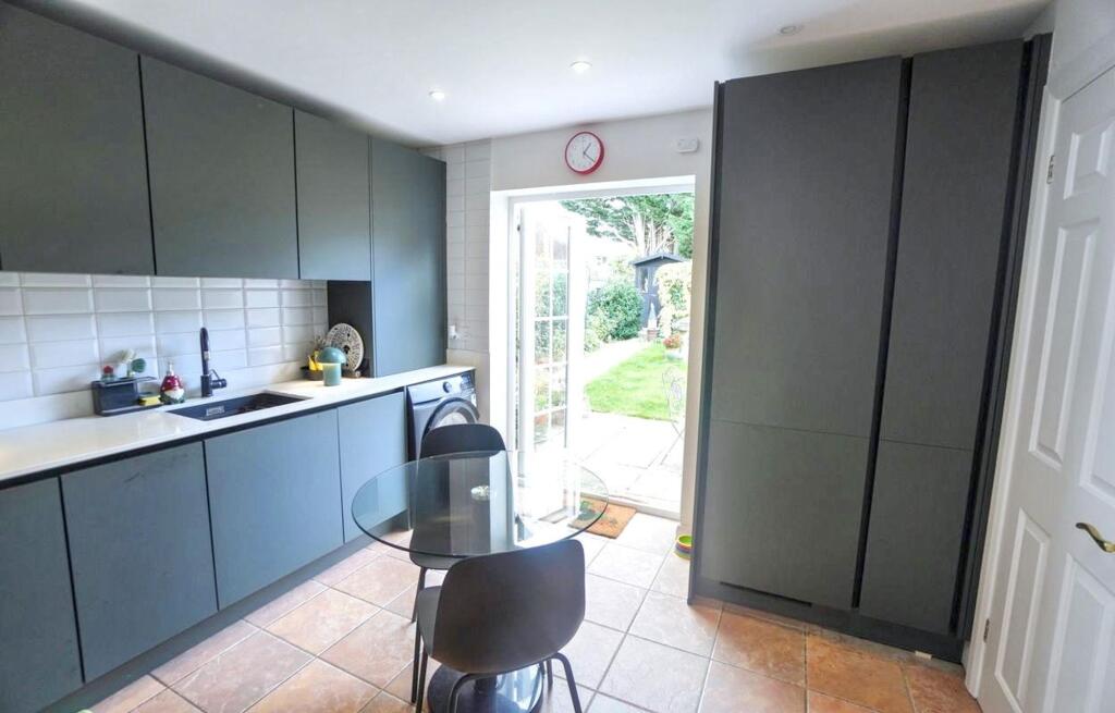 House in Downley, Buckinghamshire - View 5