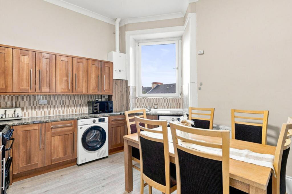 Apartment in Glasgow - More