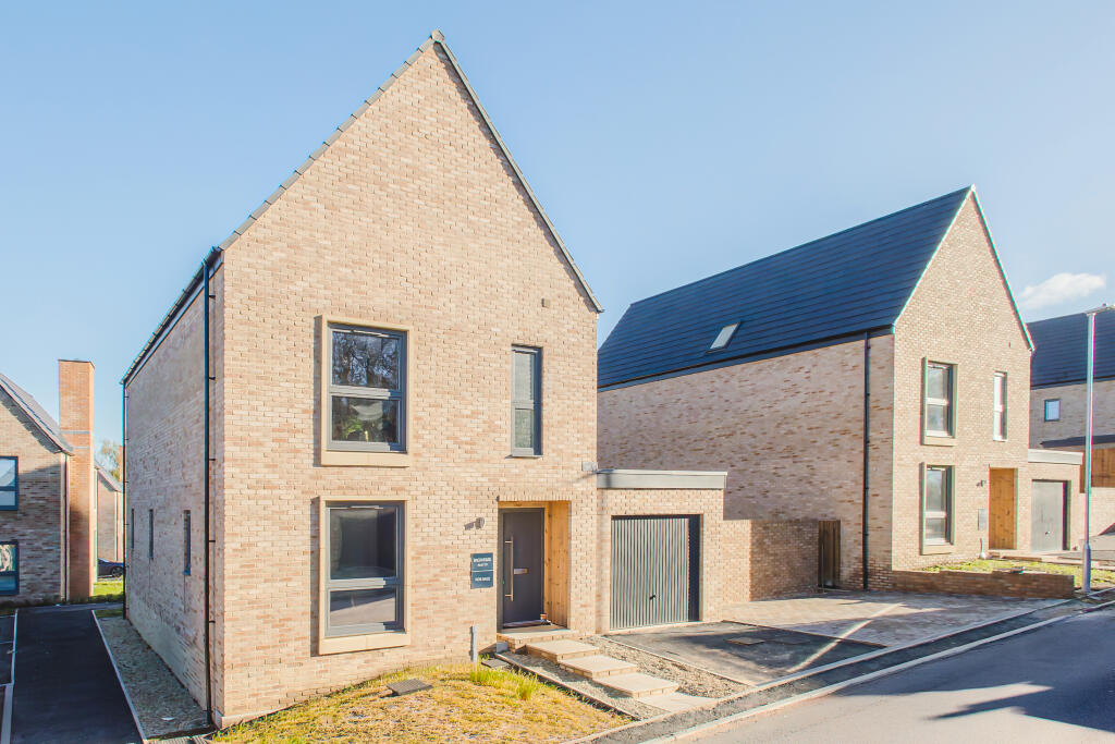 Main image of property: 84, Blunsdon Hill, SN26 8AQ