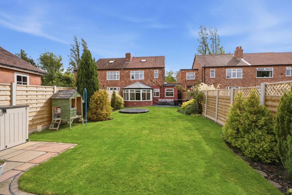 House in Stockport, Romiley - View 2