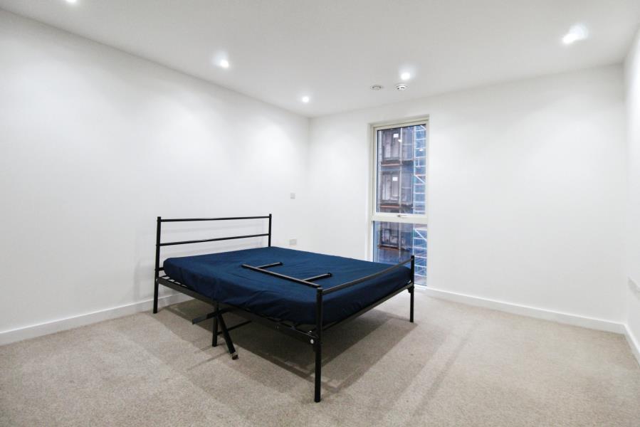 Apartment in Slough - More