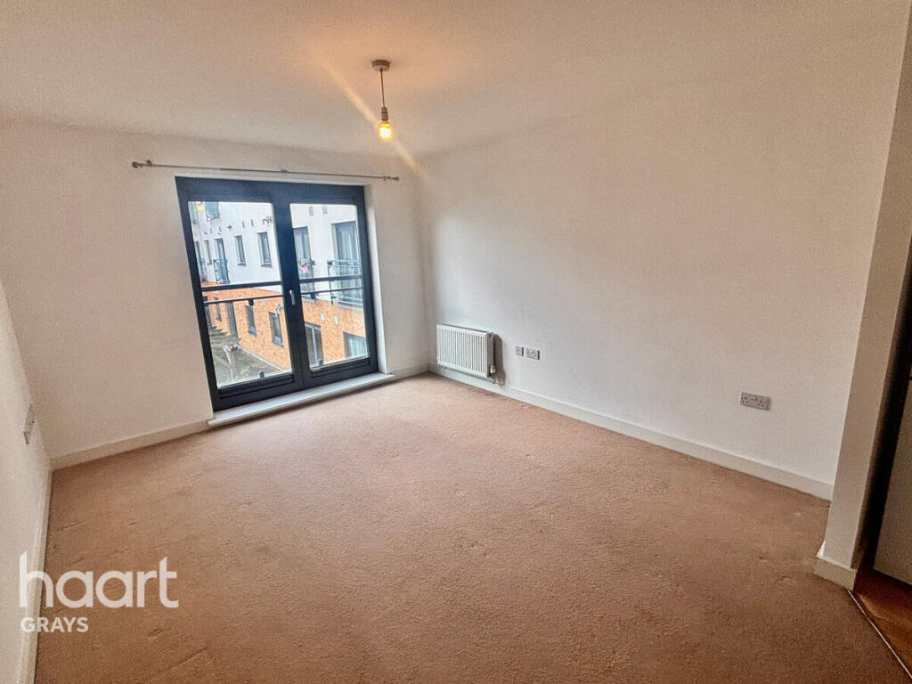 Main image of property: Hogg Lane, Grays