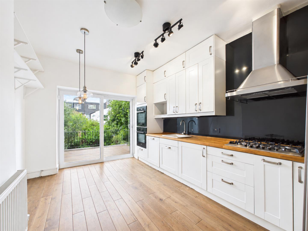 Apartment in London - View 2
