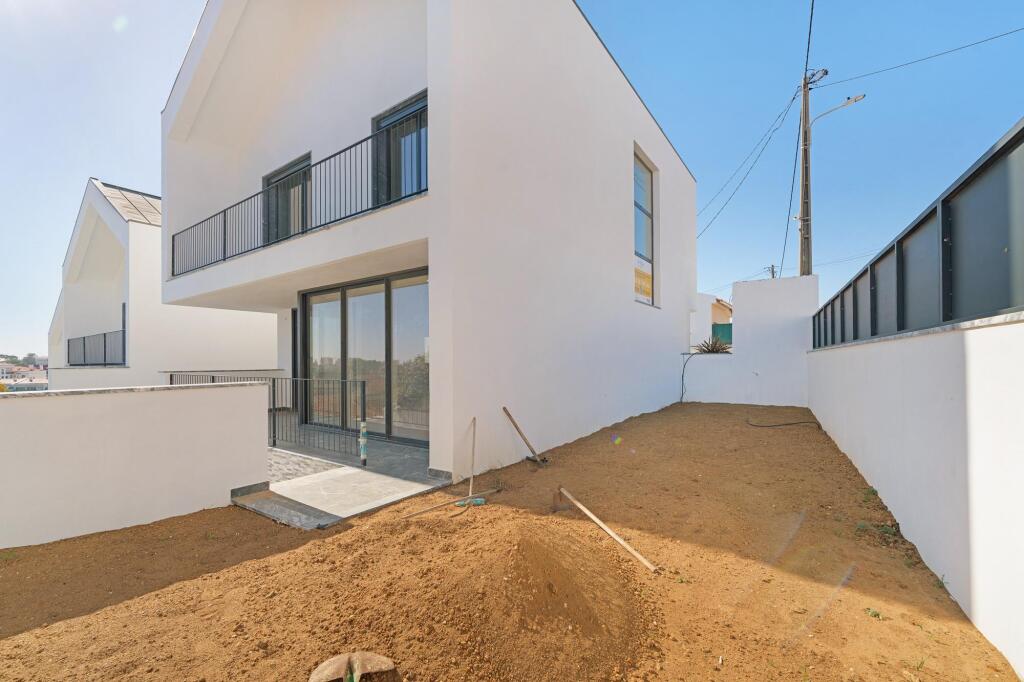 Main image of property: Lisbon, Alcabideche