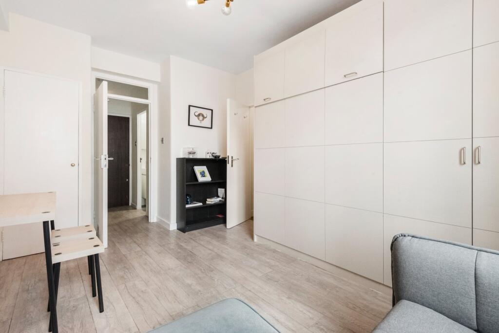 Apartment in London - View 2