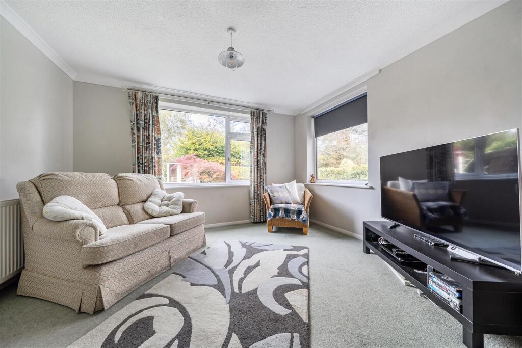 Kingfisher Close, Bedford photo 3
