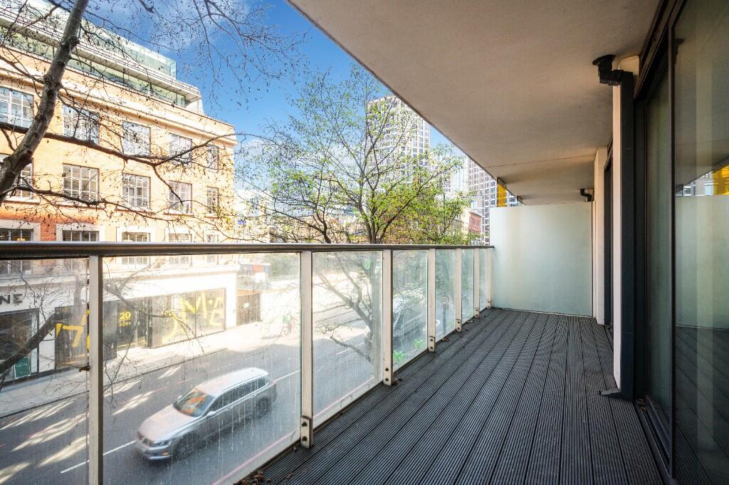 1-bed flat on Kensington Apartments,Commercial Street, London, E1, £520,000