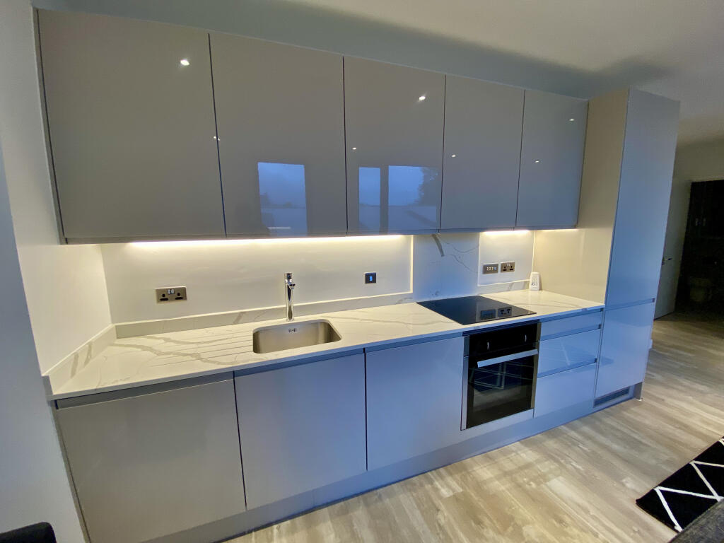 Apartment in Manchester, City Centre - View 4