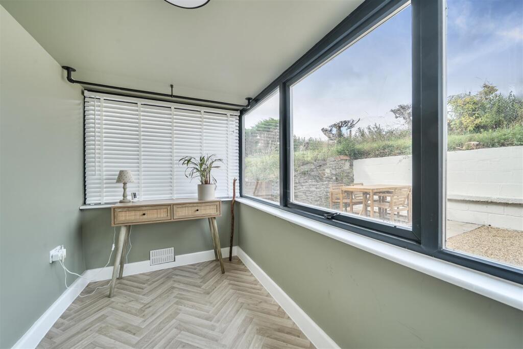 House in Truro, Kenwyn - More