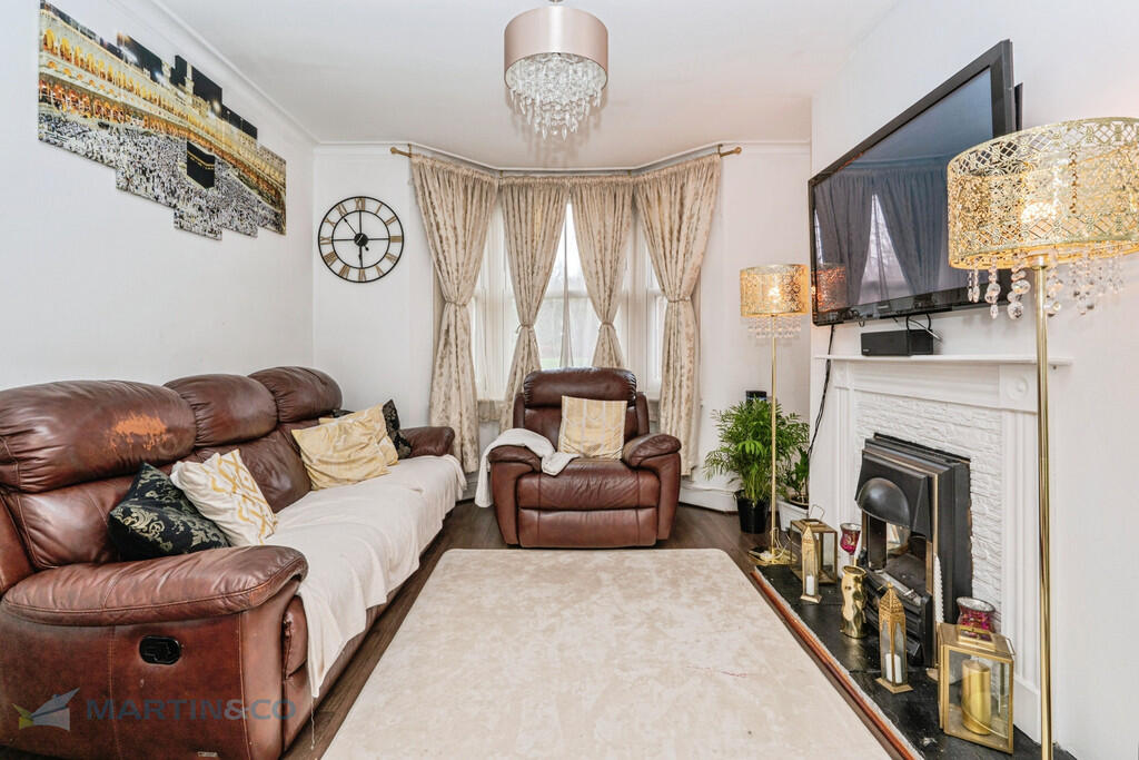 Boundary Road, Woking photo 3