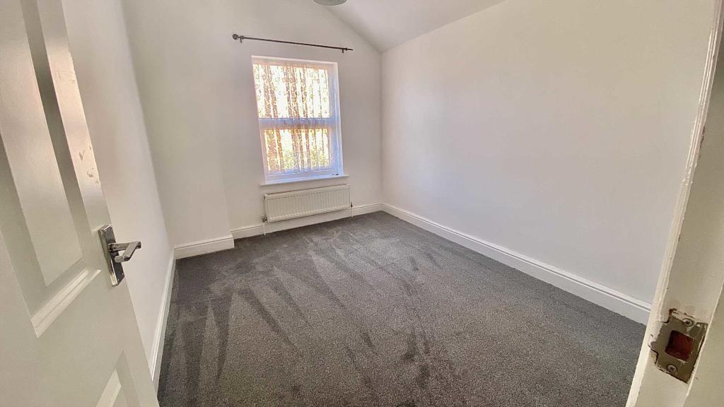 House in Rushden, North Northamptonshire - More