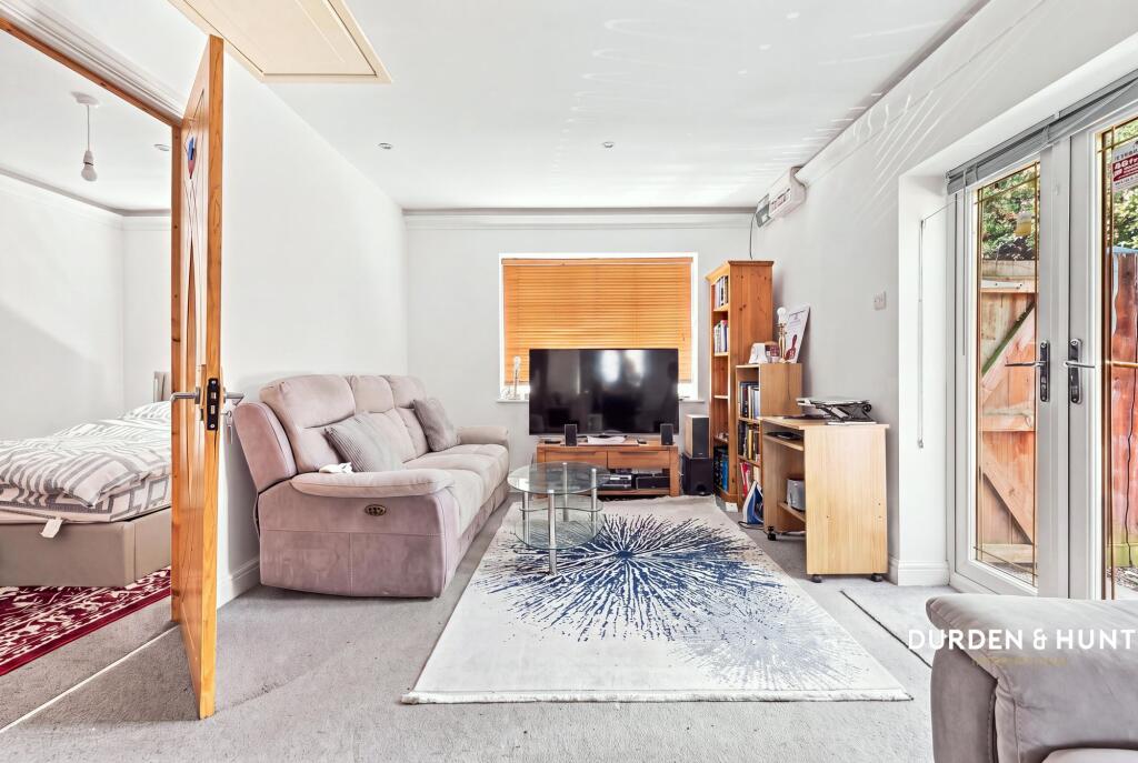 House in Romford - More