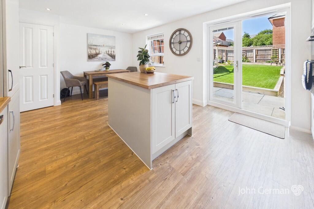 House in Stoke-on-Trent - More