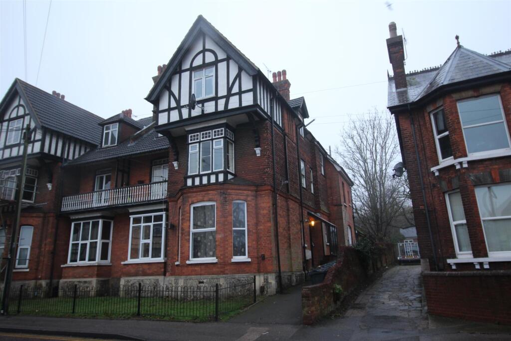 Main image of property: Flat 11, 13 Canterbury Road, Ashford