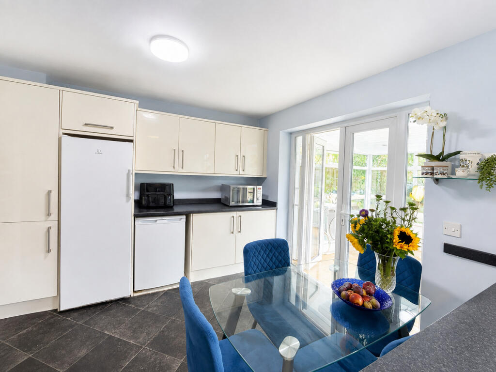 House in Bristol, Bradley Stoke - More