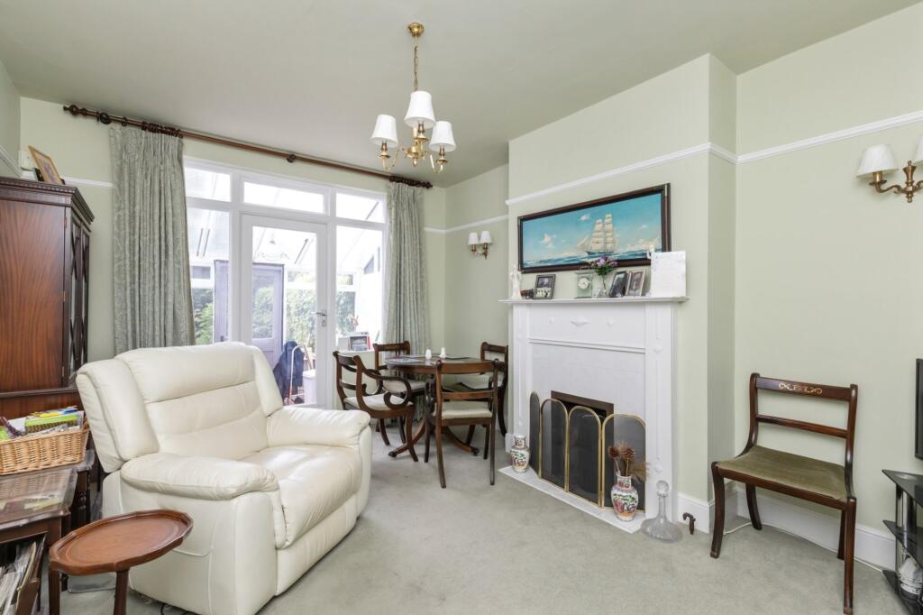 Valencia Road, Worthing, BN11 photo 2
