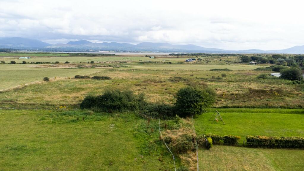 Newborough, Llanfairpwll, Isle of Anglesey, LL61 photo 4