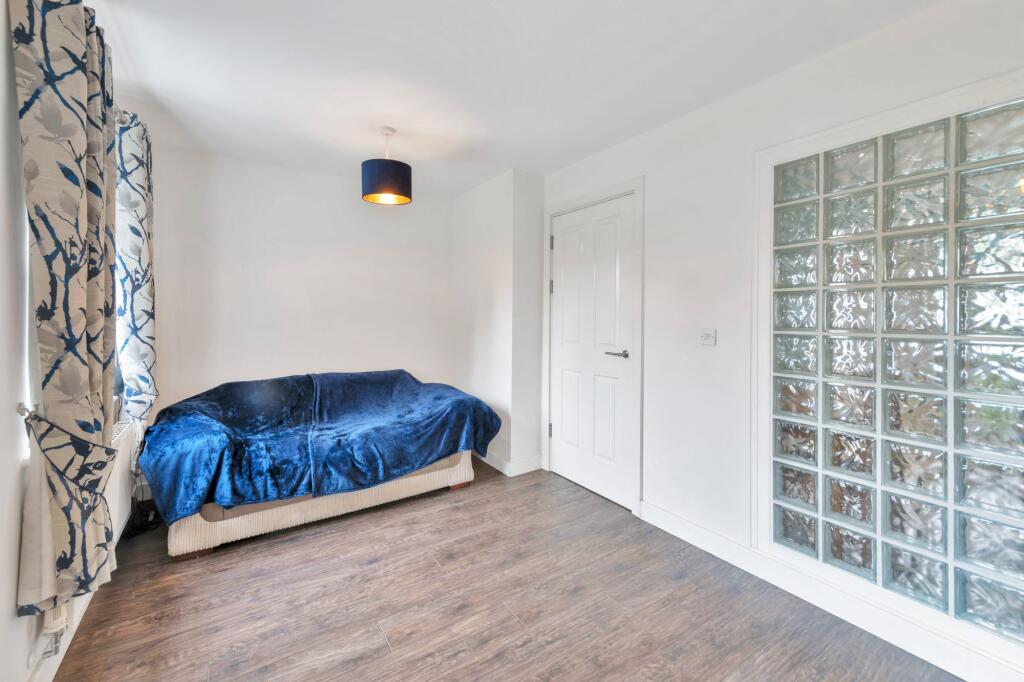 House in Stevenage - View 4