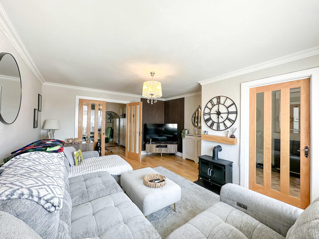 House in Newport - View 5