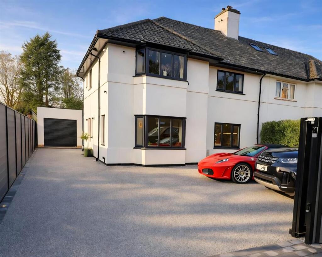 Main image of property: Wollaton Road, Nottingham