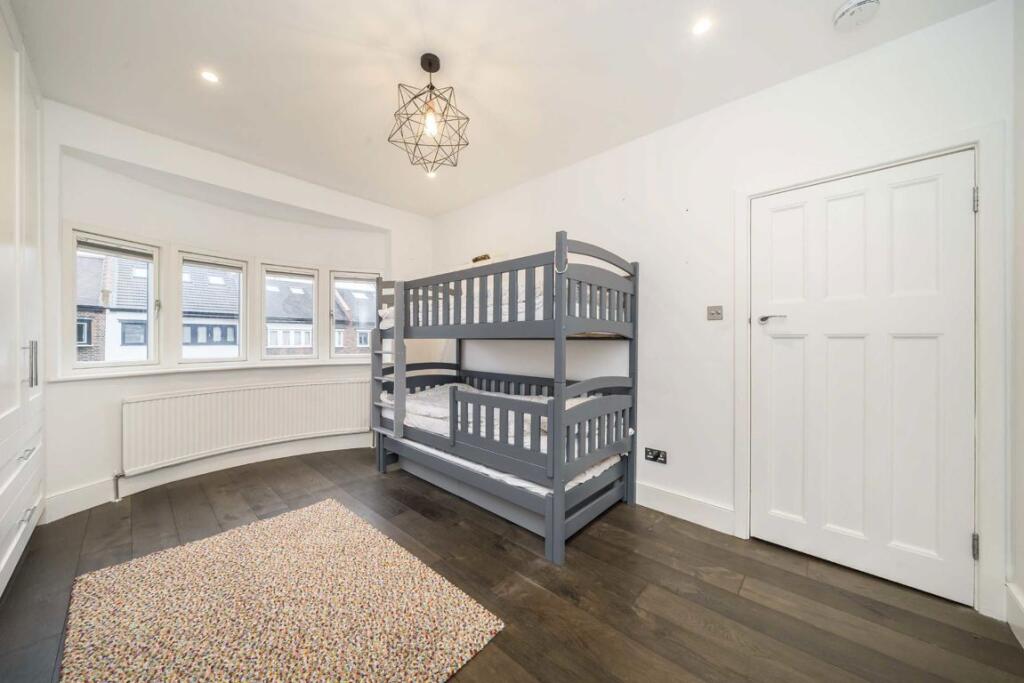4 bedroom terraced house for rent