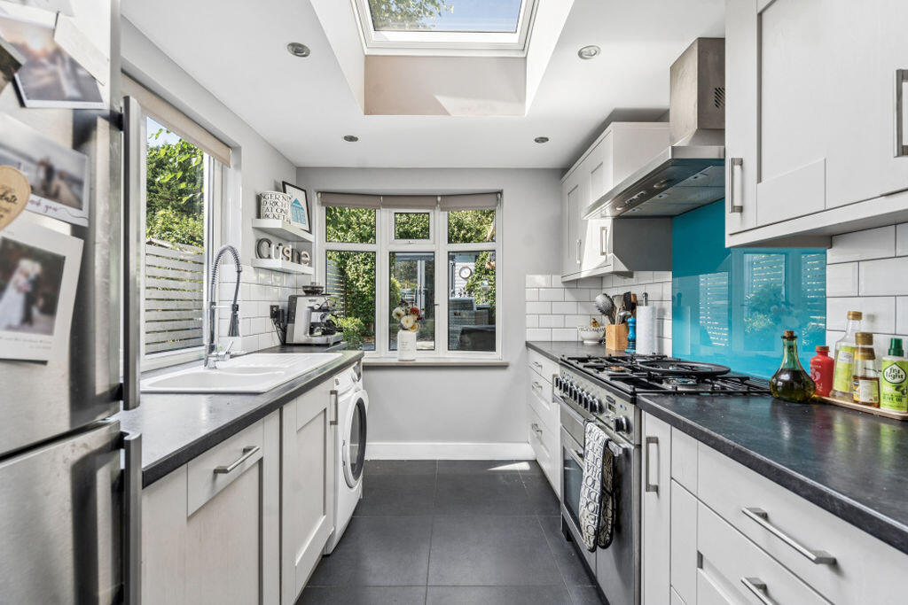 House in Slough, Wooburn - View 5