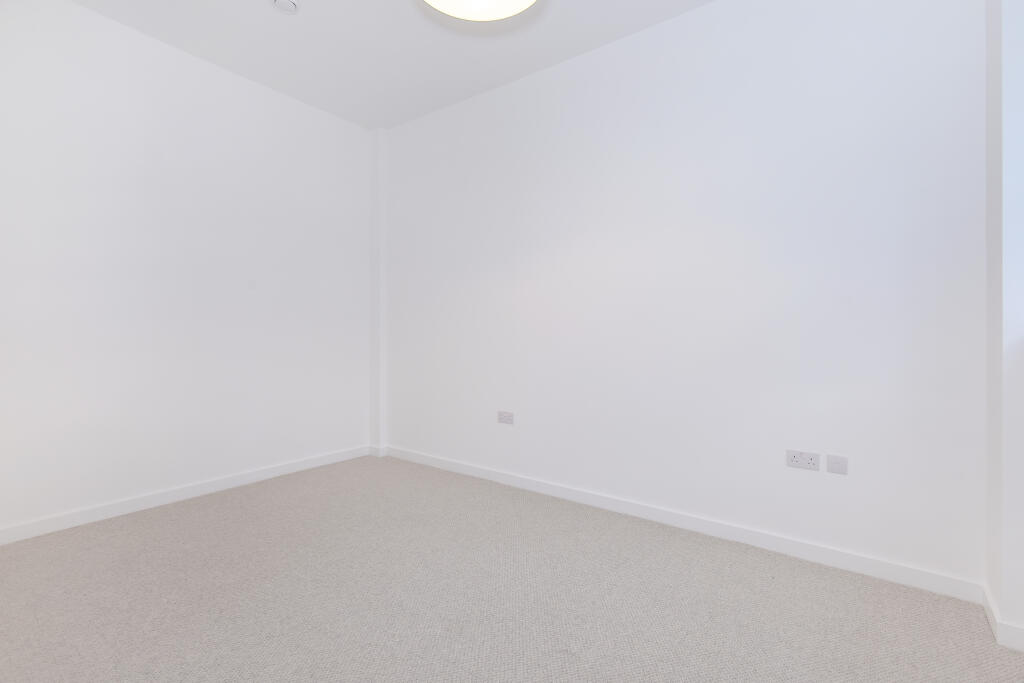 Apartment in Watford - More