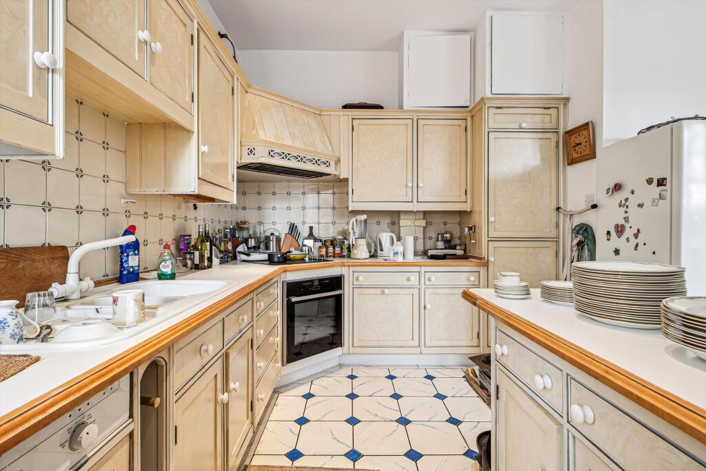 Apartment in London - More