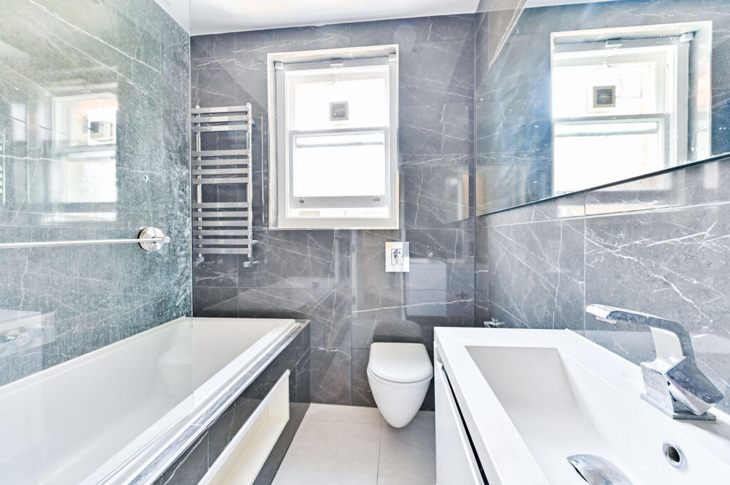 Apartment in London - More