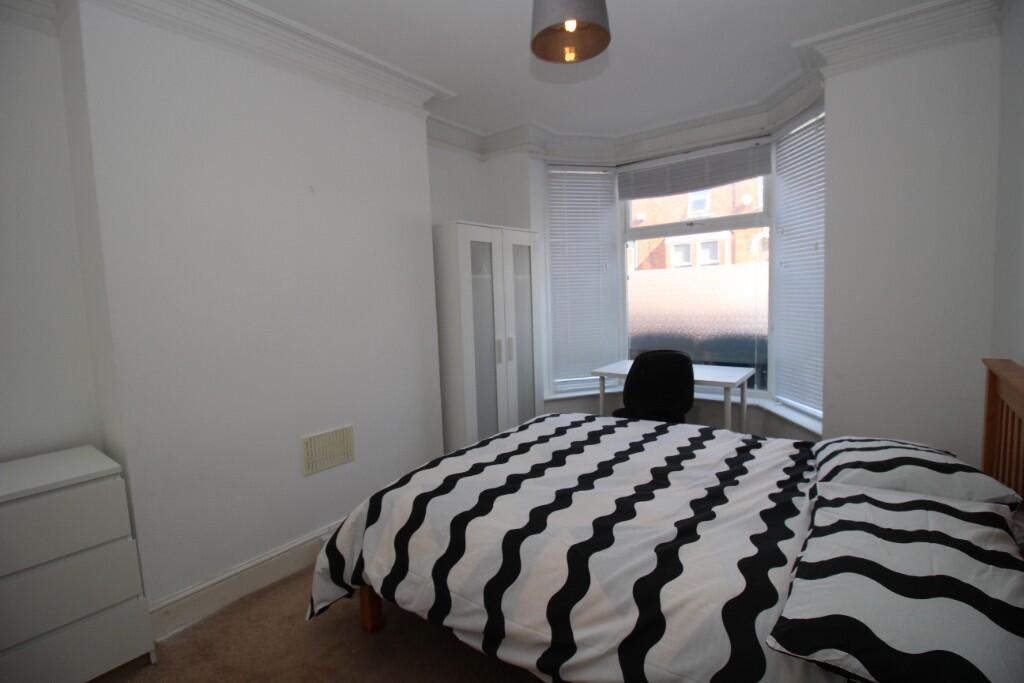 Main image of property: *26/27* West Parade 4 Bed Student House All Inclusive