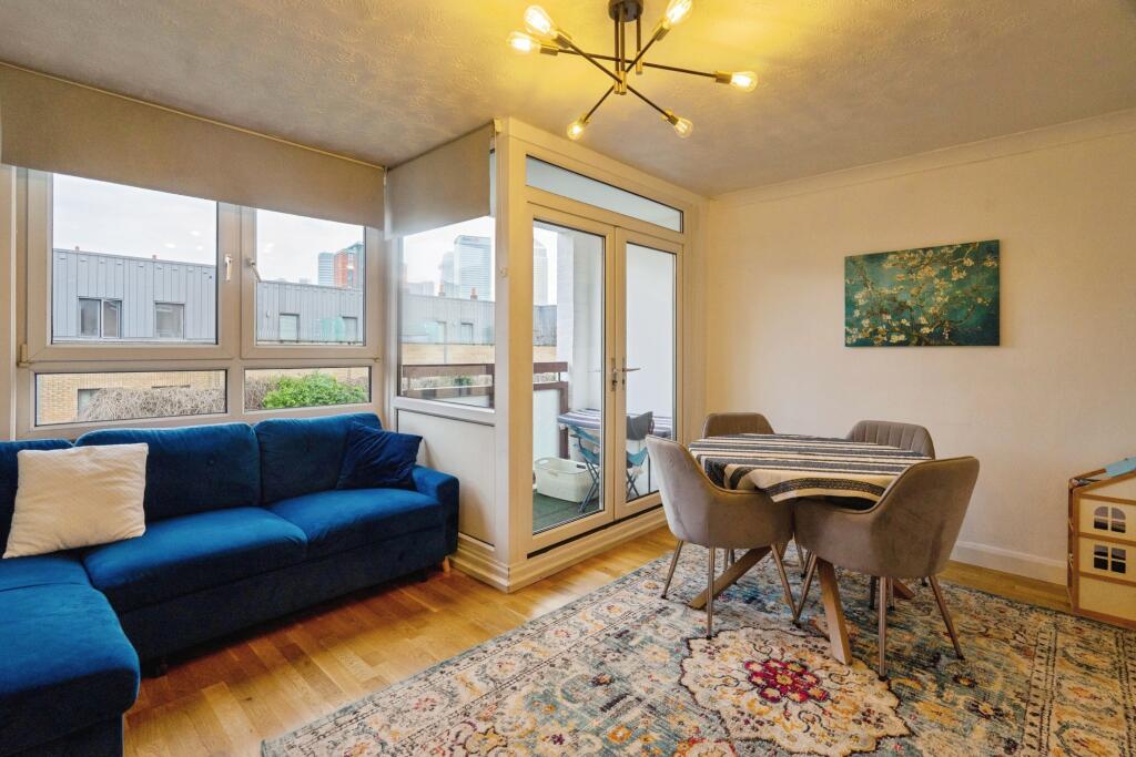 84 Willis Street photo 2