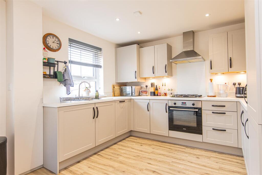 House in Kettering, North Northamptonshire - More
