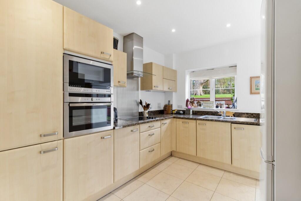 King George's Drive, Bramshott Place, Liphook, Hampshire, GU30 photo 3