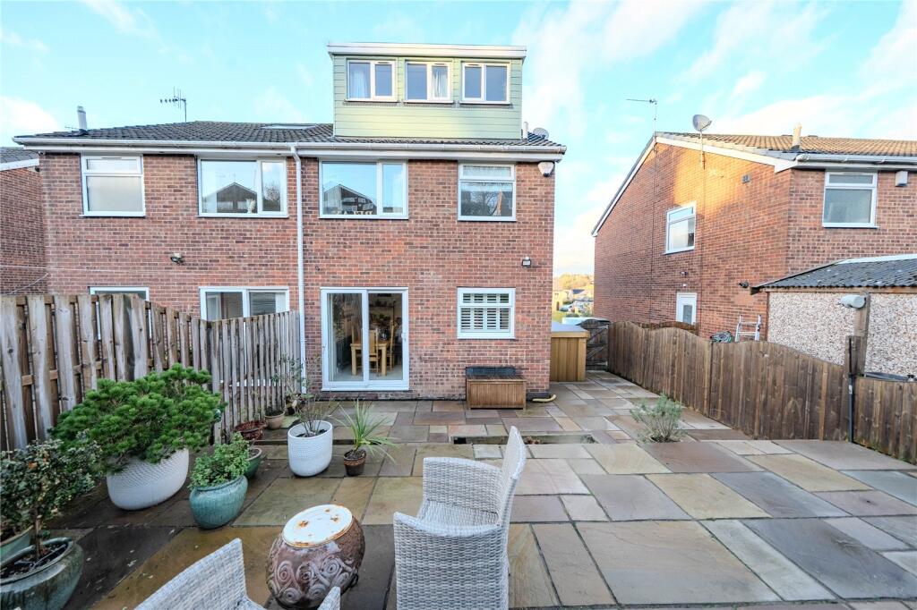 Greenacre Park Avenue, Rawdon, Leeds, West Yorkshire photo 3