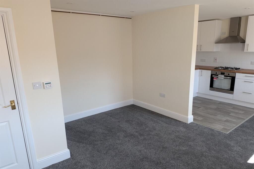 Apartment in Canterbury - View 4