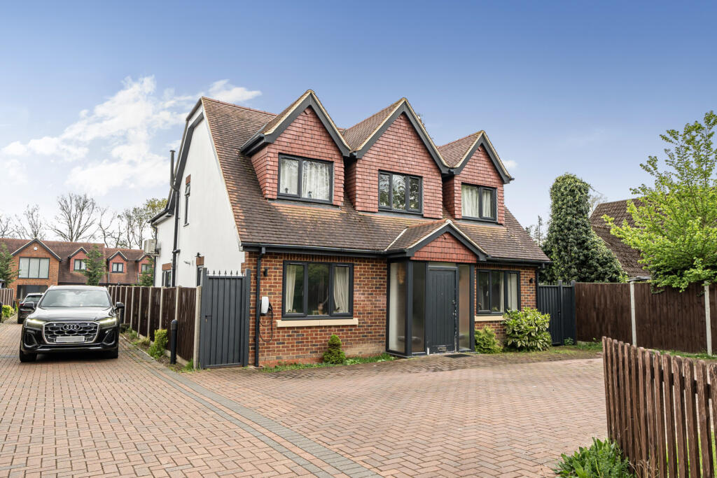 Main image of property: Wexham Park Lane, Wexham