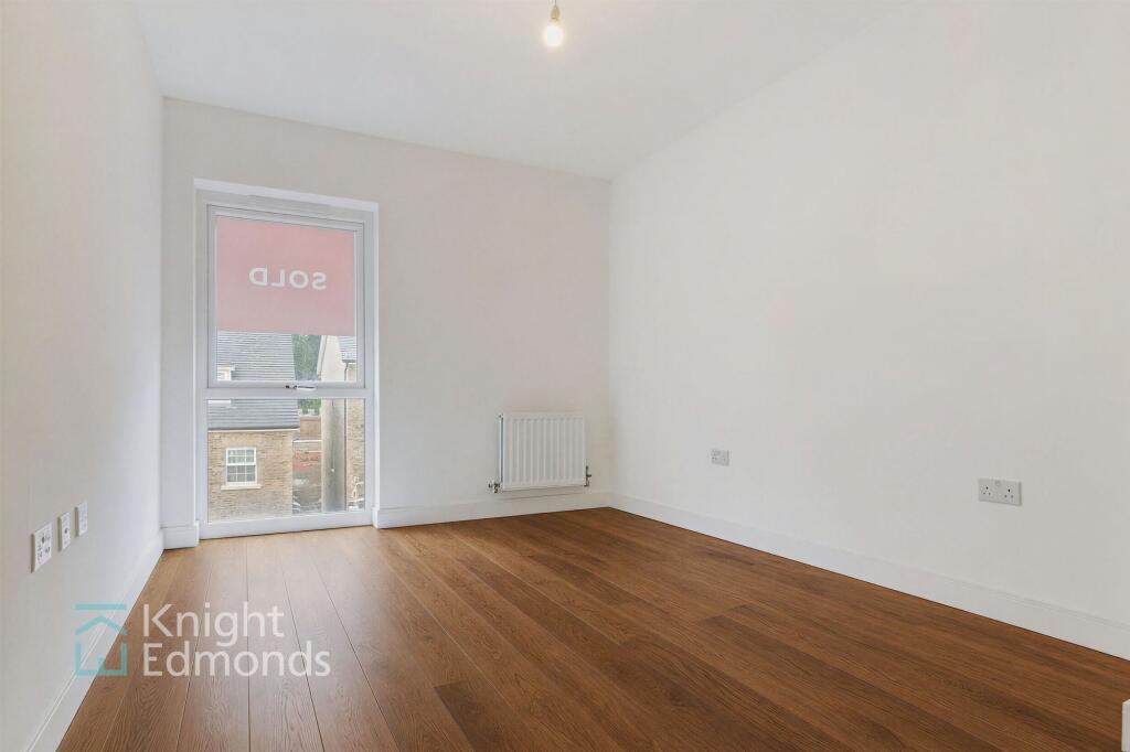 Apartment in Maidstone, Kent - More