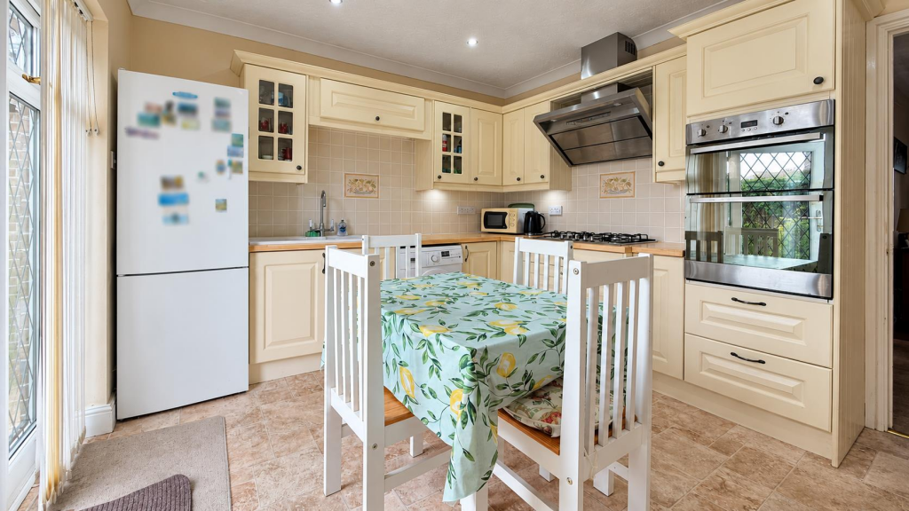 House in Frinton-on-Sea, Frinton and Walton - More
